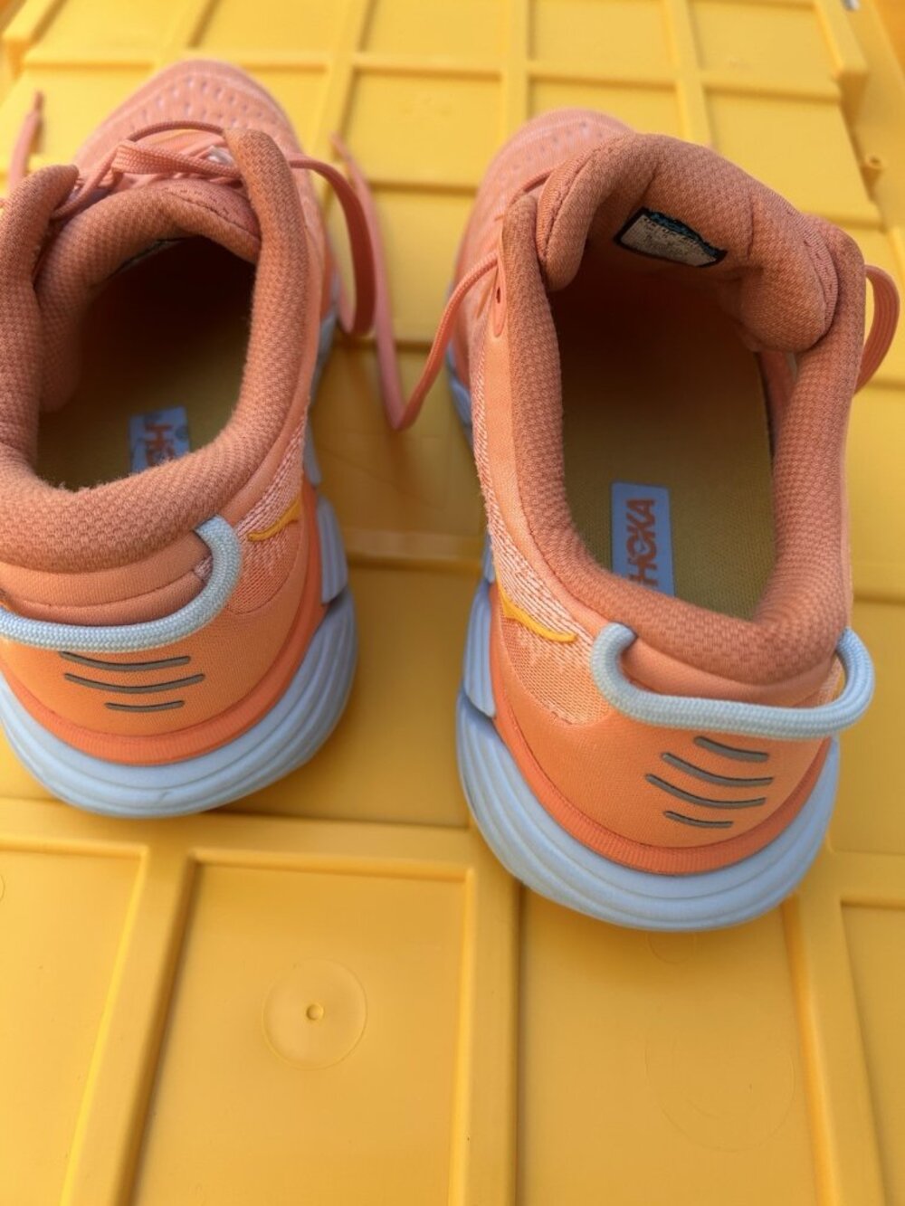 Women’s HOKA Gaviota 4 Shoes Size 7.5 Color Shell Coral/Peach Parfait. - Picture 2 of 8